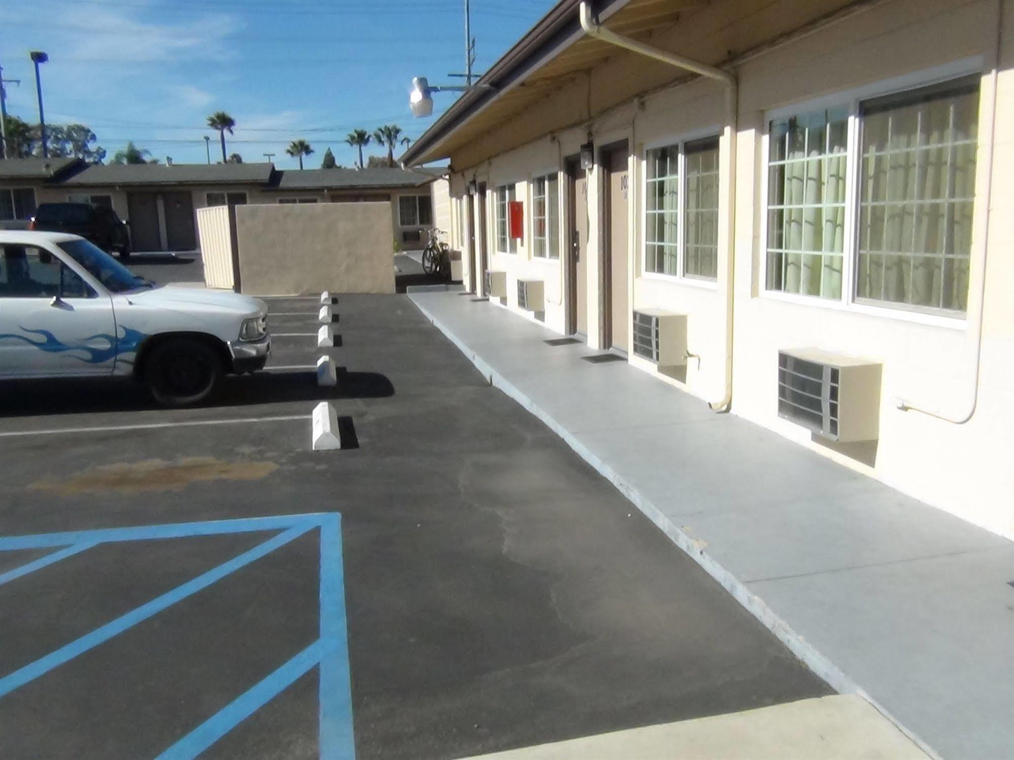 Desert Inn Motel Corona Exterior foto